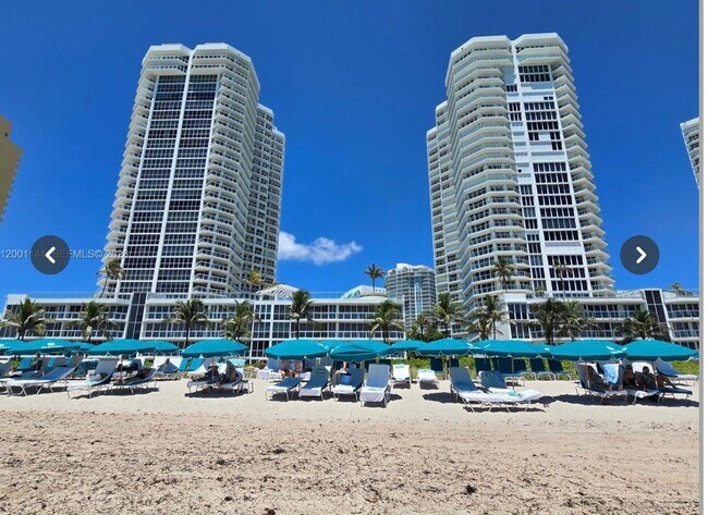 Building Photo - 16485 Collins Ave