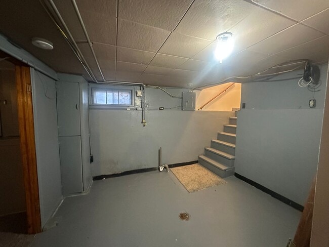 Building Photo - Two bedroom, One and half bathroom house, with additional living room, and bonus room!