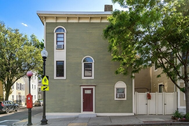 Building Photo - 226 Bunker Hill St