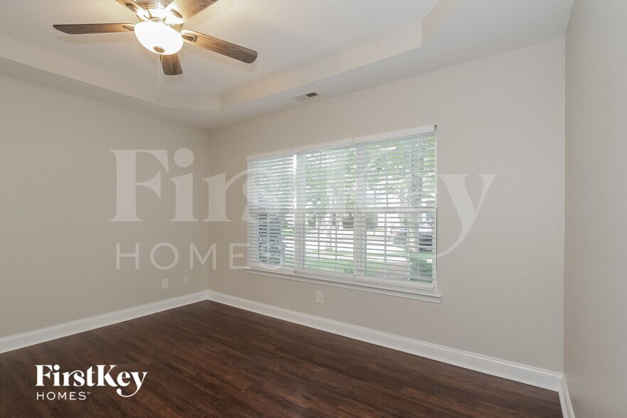 Building Photo - 9220 Ducati Ln