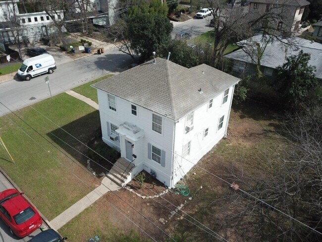 Building Photo - 401 E 33rd St