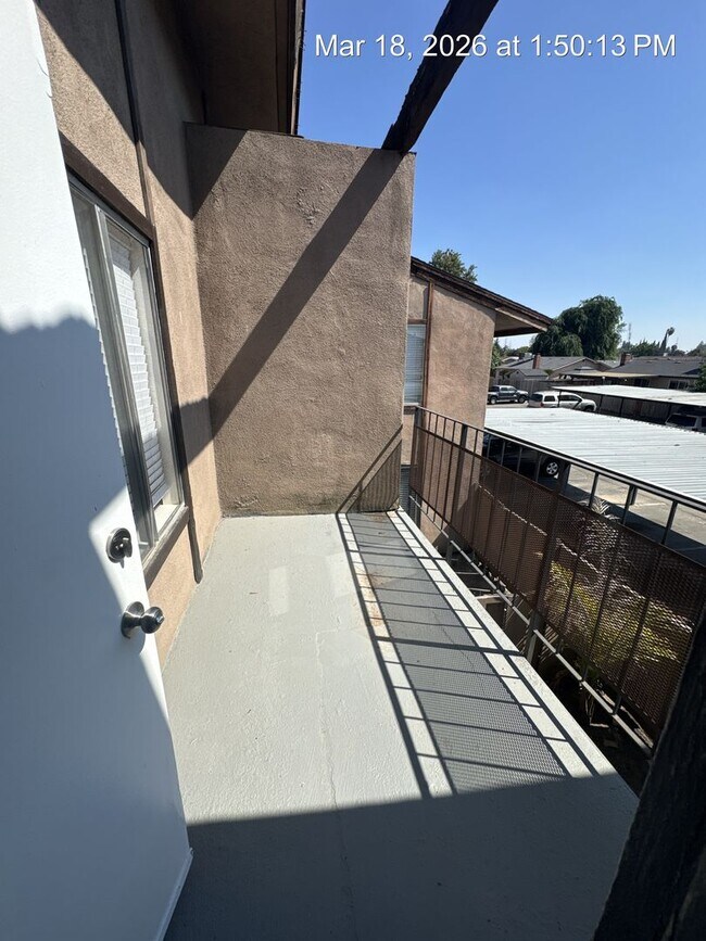 Building Photo - Charming upstairs unit rent ready! Newly remodeled!!