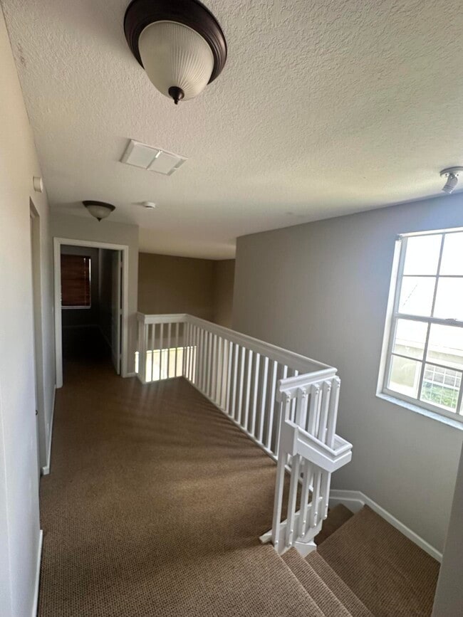 Building Photo - 127 Lancaster Way