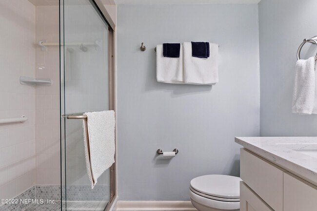 Building Photo - 649 Summer Pl