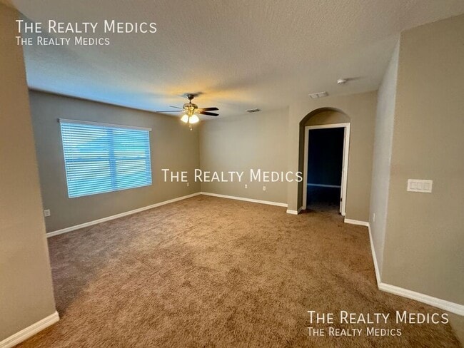 Building Photo - 1665 Laurel Oaks Dr