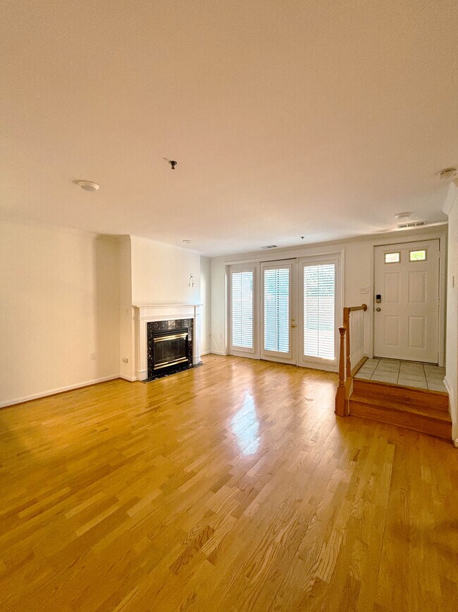 Building Photo - 2411 20th St NW