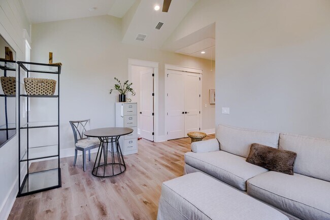 Building Photo - 40 Kristin Ct