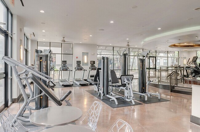 Building Photo - Galleria Luxury for Less!