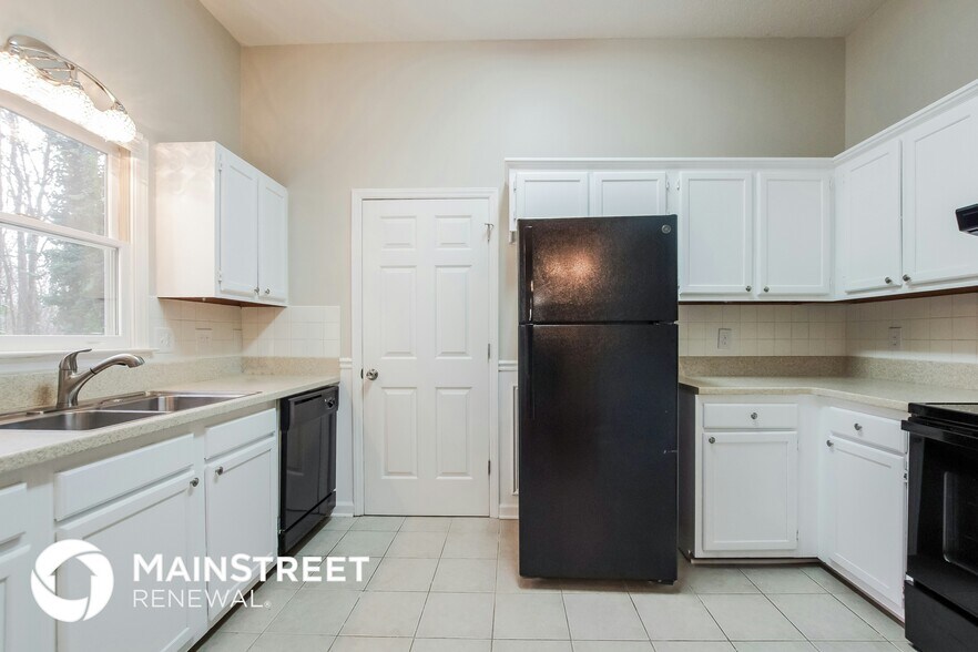 Building Photo - 317 Honeywood Ln