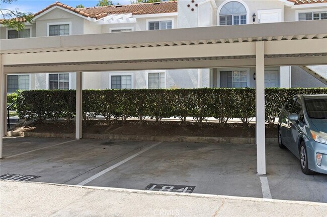 Building Photo - 30 Gavilan