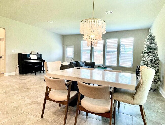 Building Photo - 19202 Presa Canyon Dr