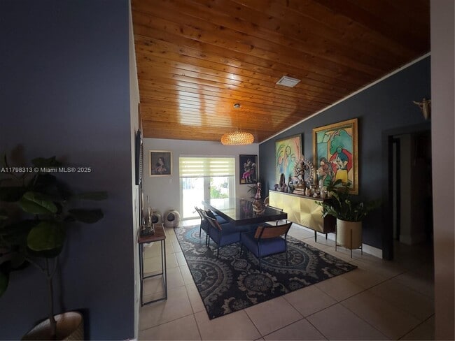 Building Photo - 10600 SW 146th Ct