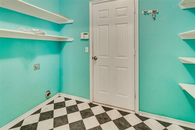 Building Photo - 6005 SE 70th St