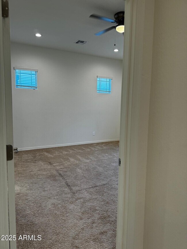 Building Photo - 5526 N 107th Ln