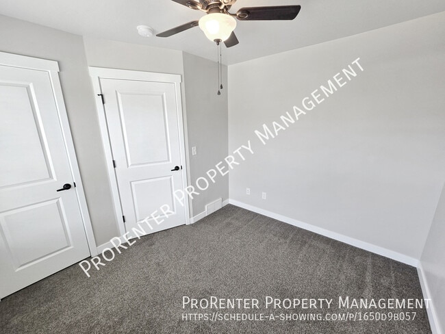 Building Photo - 2516 W Knights Ln