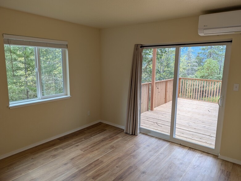 Building Photo - 1382 Sleepy Hollow Loop