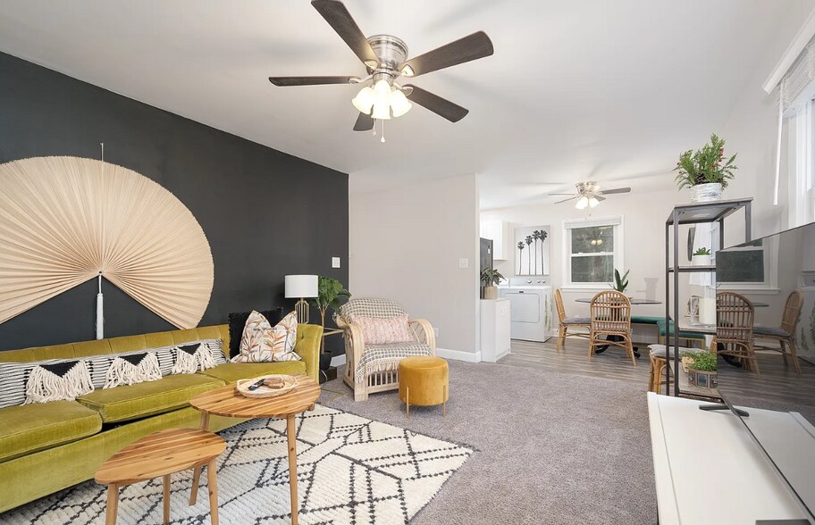 main living - 412 Belvedere St