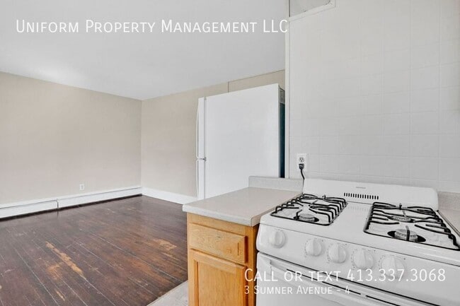 Building Photo - 3 Sumner Ave