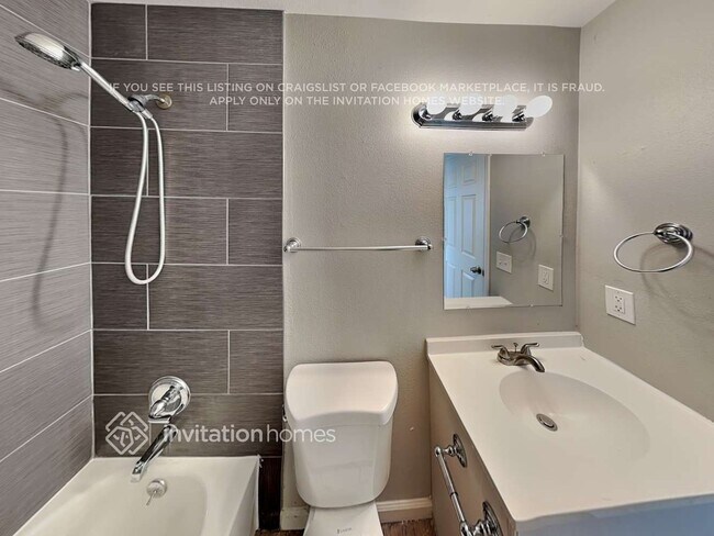 Building Photo - 5305 E 108th Pl