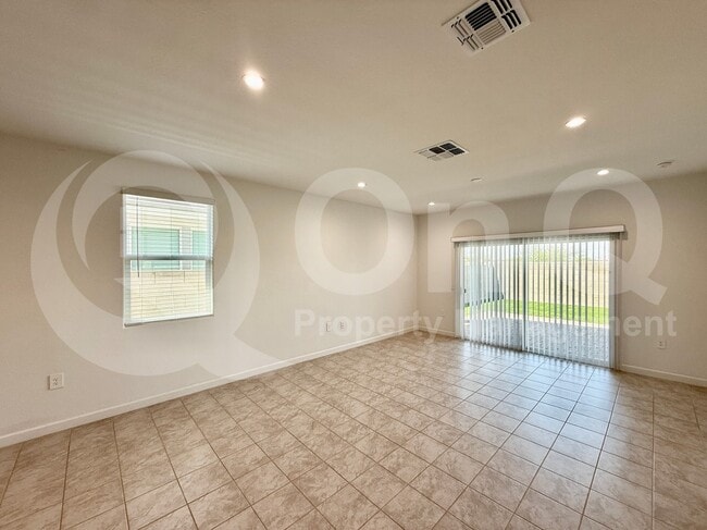 Building Photo - 3372 W Stanton Ave