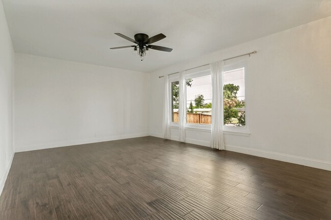 Building Photo - RENOVATED 2-BEDROOM HOME IN EAST TERRELL HILLS