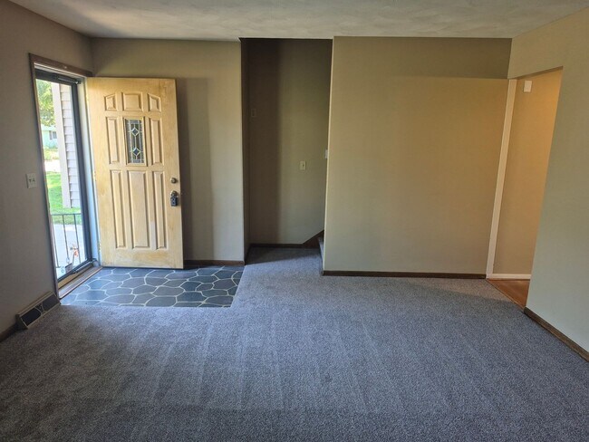 Building Photo - Freshly Updated 3 Bedroom Home for Rent