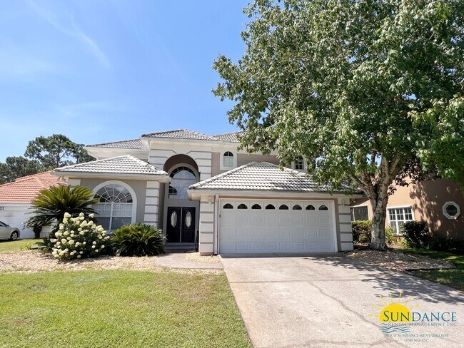 Building Photo - Custom Furnished 4 bed 3.5 bath in Emerald Bay!