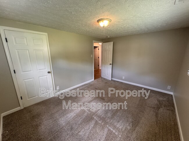 Building Photo - 655 Eavey St