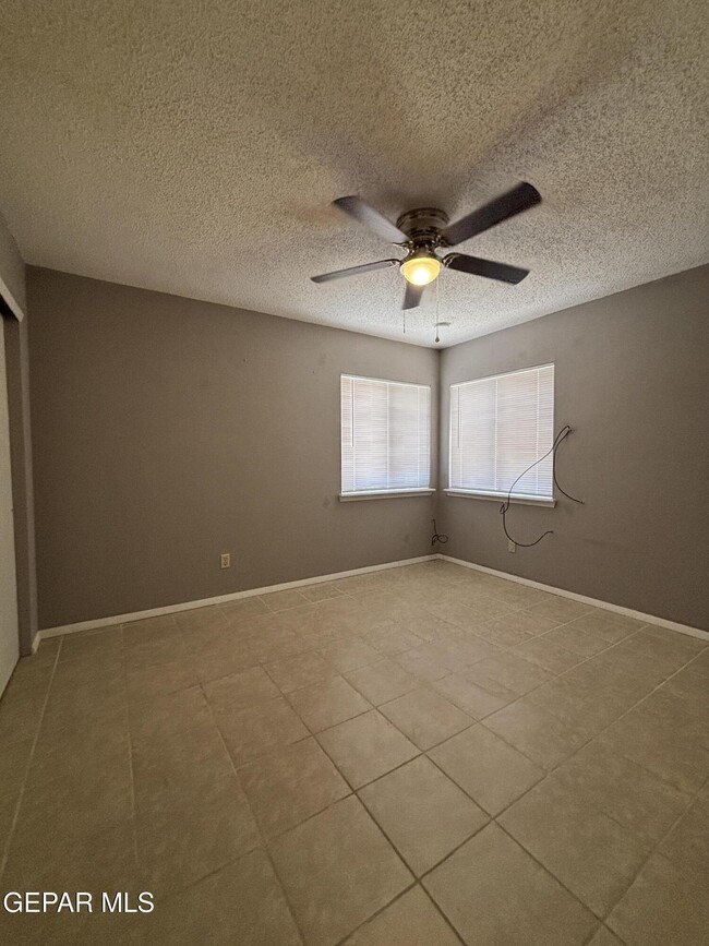Building Photo - 3228 Mountain Ridge Dr