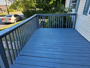 Building Photo - Spacious 3 bedroom 1 bathroom Apartment for rent!