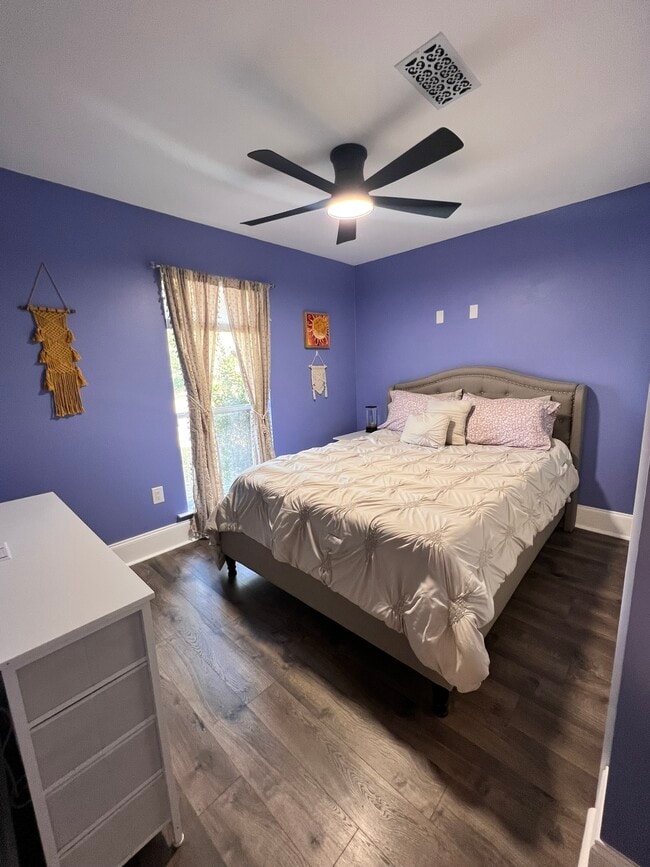 Building Photo - 25868 Walker South Rd