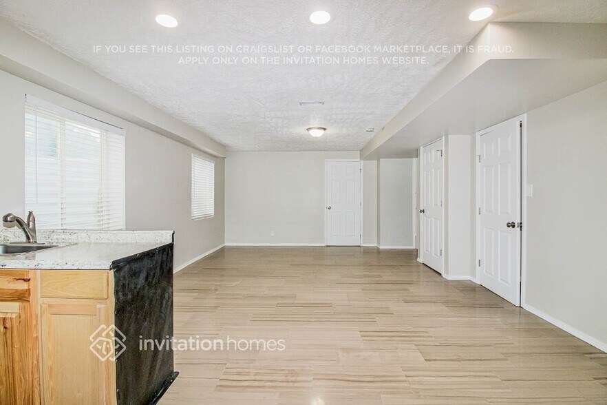 Building Photo - 5965 Brud Dr
