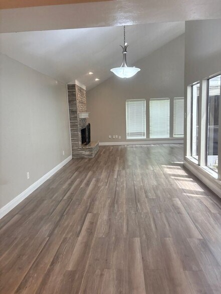 Building Photo - 6018 Elkwood Forest Dr