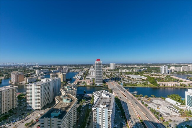 Building Photo - 1800 S Ocean Dr