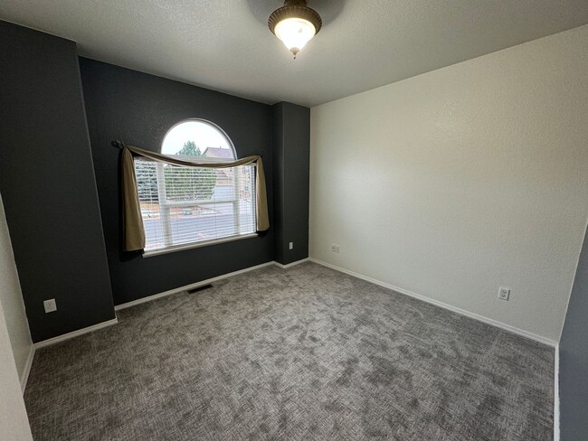 Building Photo - 4 Bedroom + Home Office in D20 Home in Nor...