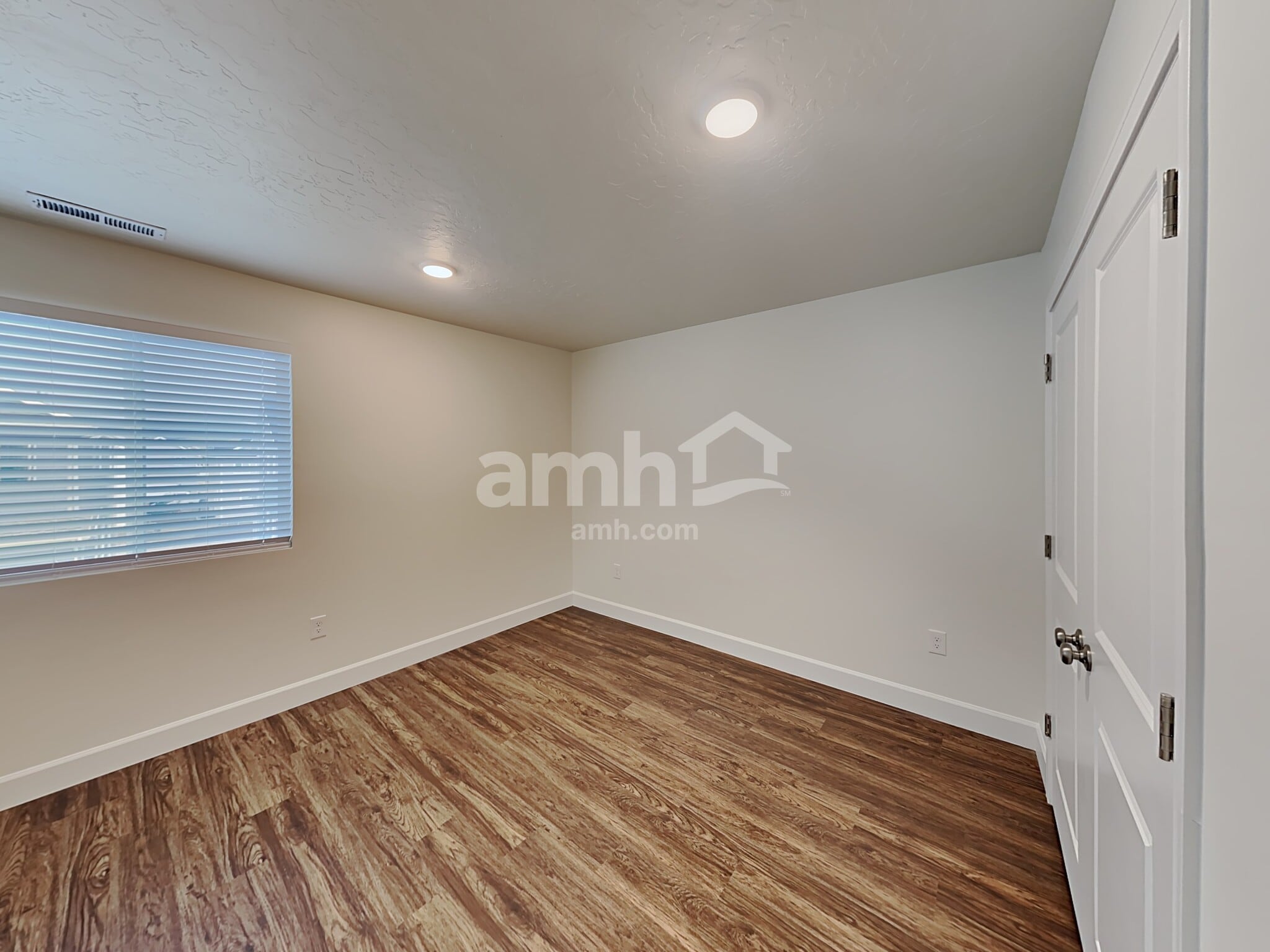 Building Photo - 6744 N Silver Gate Dr