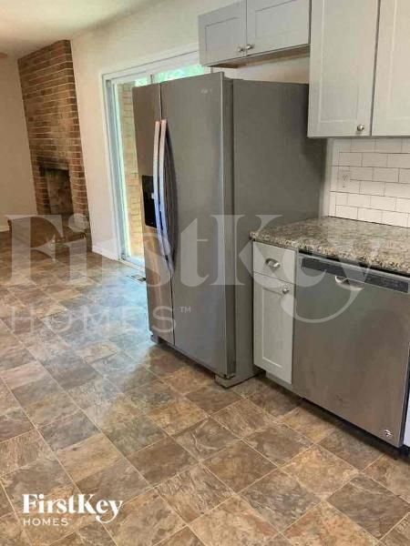 Building Photo - 2700 Flintlock Ln SW