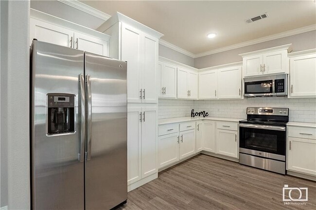 Building Photo - 1240 N Sicily Ln