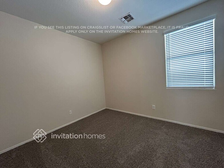 Building Photo - 10235 W Hilton Ave