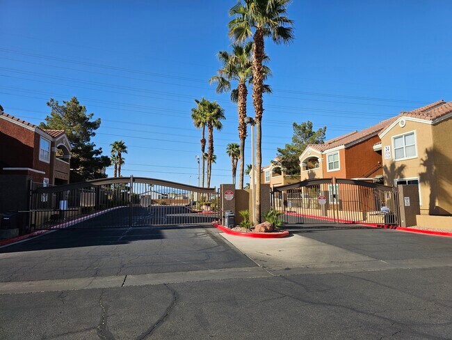 Building Photo - 8101 W Flamingo Rd