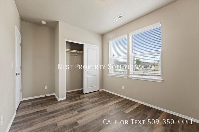Building Photo - 558 S Lakeland Dr