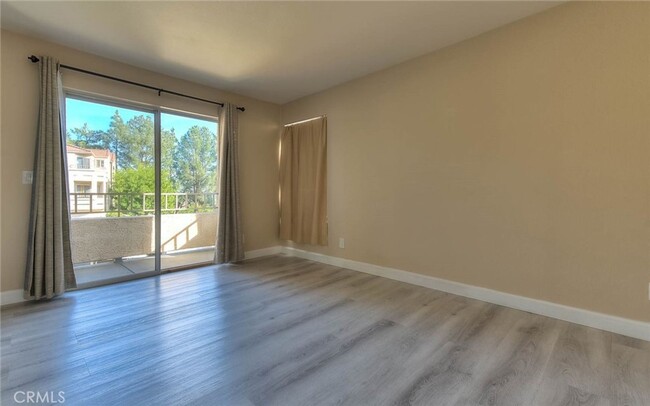 Building Photo - Beautiful 2 bedroom 2 bath condo in Corona...