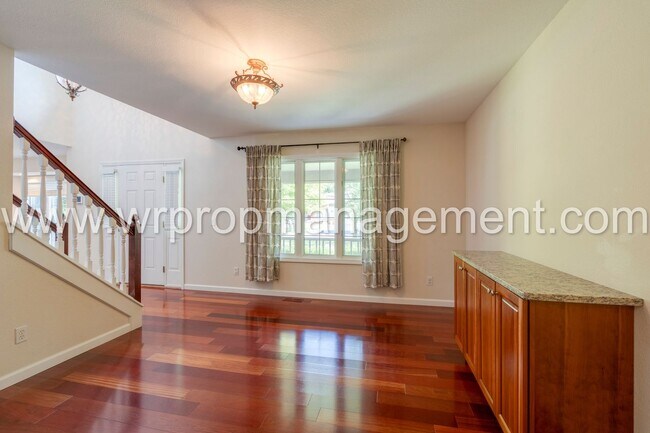 Building Photo - 4 Bed 3 Bath Home in Lambertville