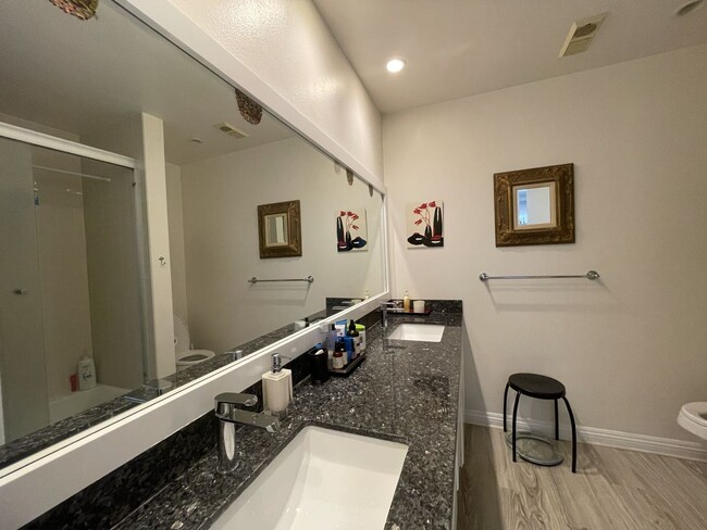 Master Bath - 1312 S Saltair Ave