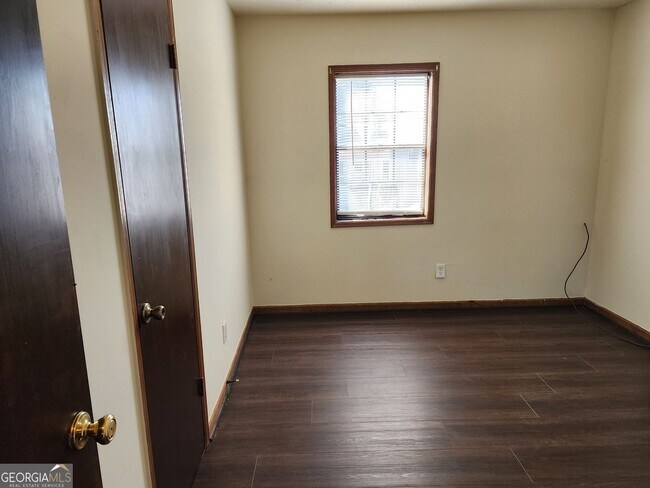 Building Photo - 5282 Station Cir