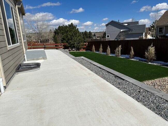 Building Photo - 17451 Leisure Lake Dr