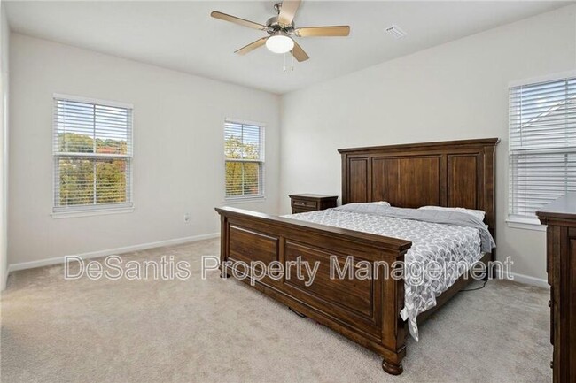 Building Photo - 416 Scharberry Ln