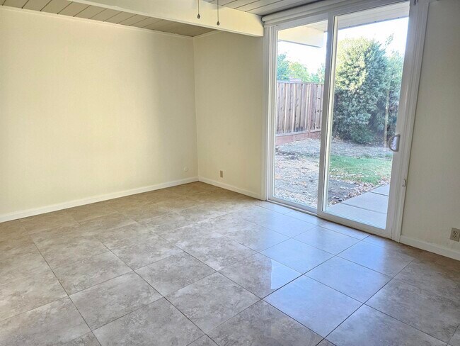 Building Photo - 4100 Wilson Ln