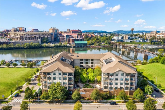 Building Photo - 445 W Blount Ave