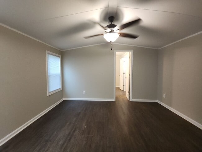 Building Photo - 4 Elcona St